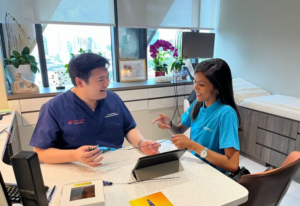An image of a patient consulting our vascular specialist