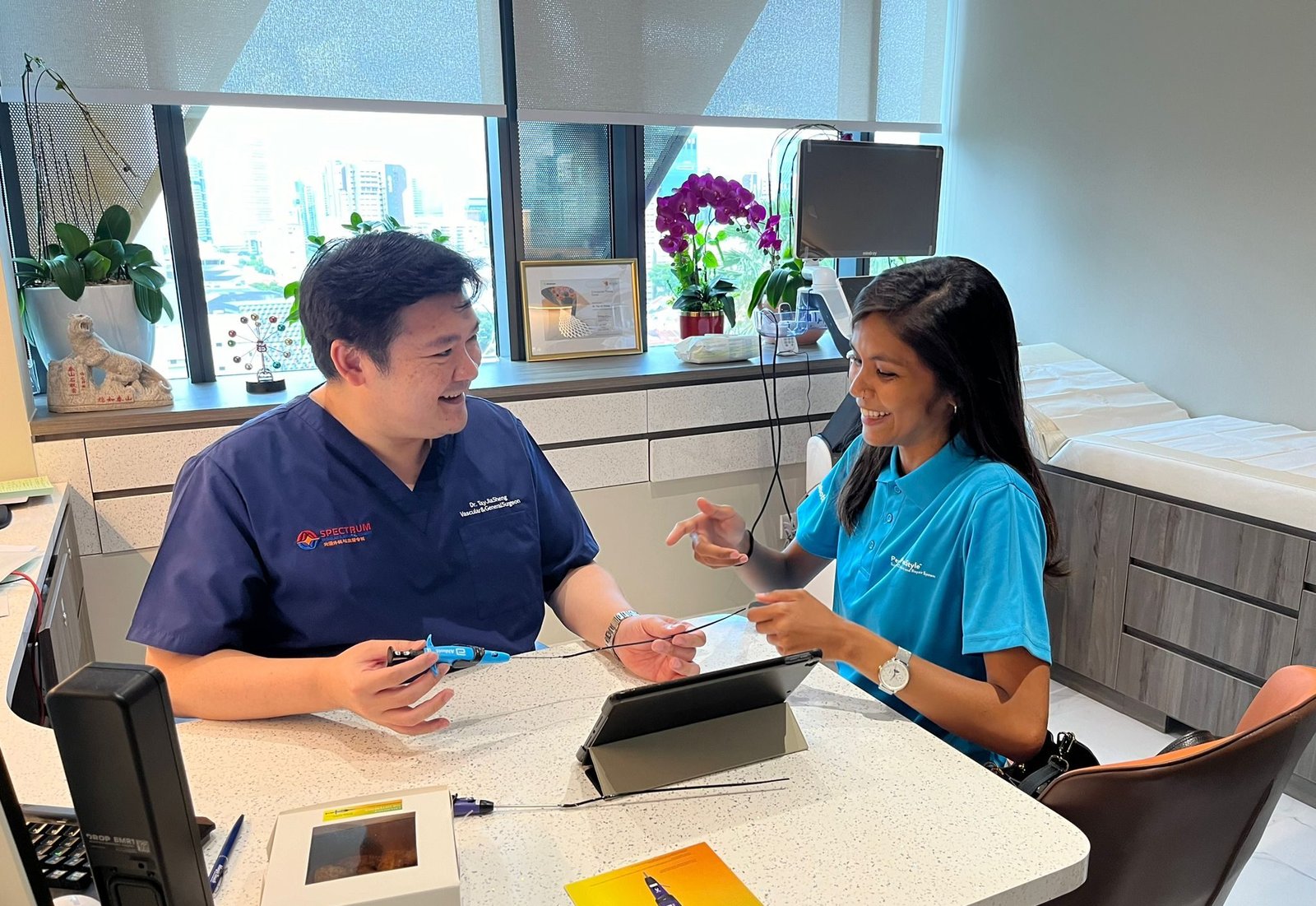 An image of a patient consulting our vascular specialist
